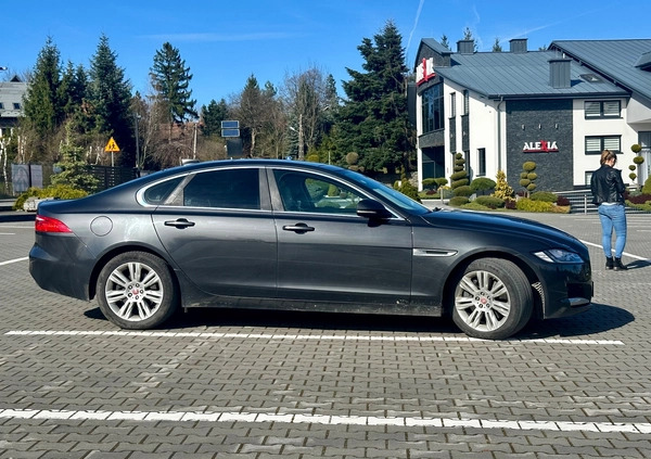 Jaguar XF cena 80000 przebieg: 115509, rok produkcji 2016 z Kraków małe 704